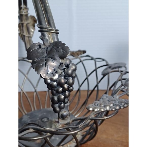 Pair Metal Grapes and Leaves Godinger Silver Plate Bridal Baskets Fruit Baskets - Picture 5 of 16